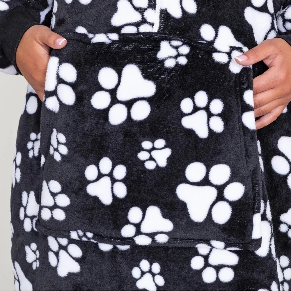 Animal Rescue Site Pocket Shawl Super Cozy Fleece Black & White OS 74” N…